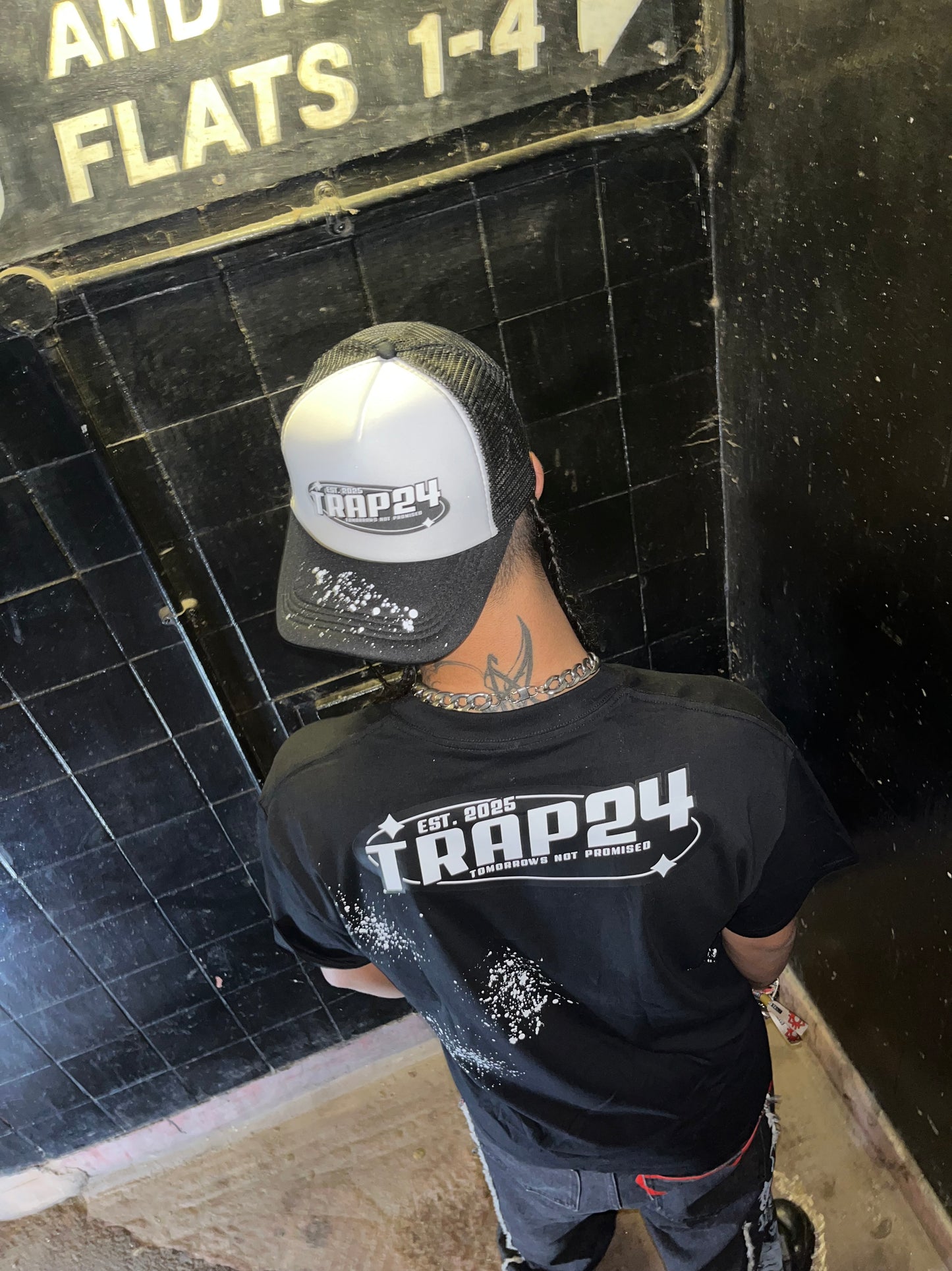 TRAP 24 Trucker hat (step2)